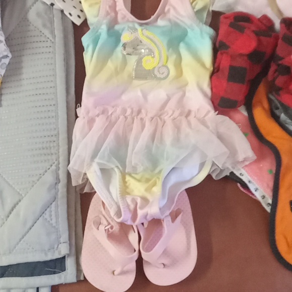 Swimsuit and sandals - Picture 2 of 4